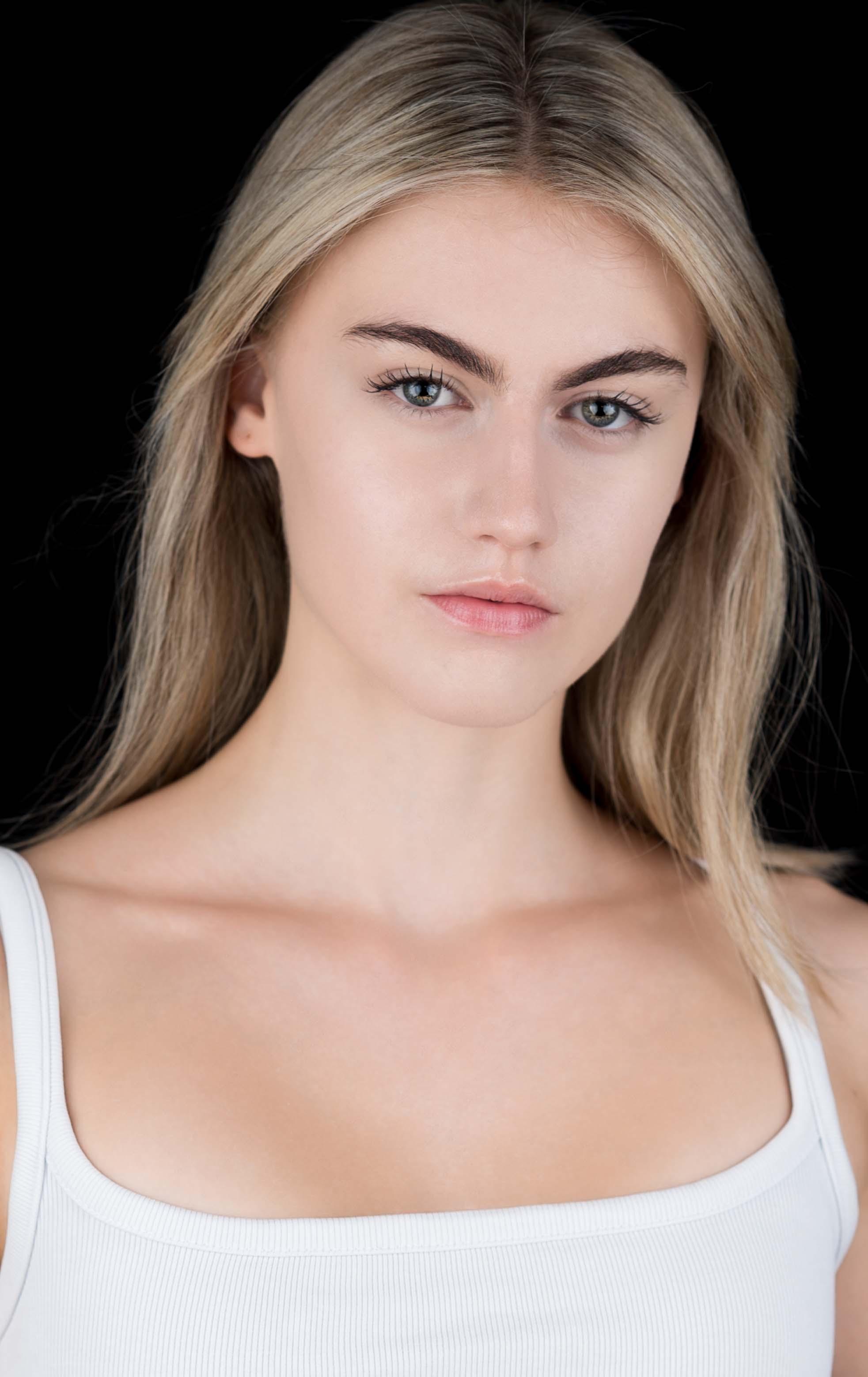 Стефани Джил