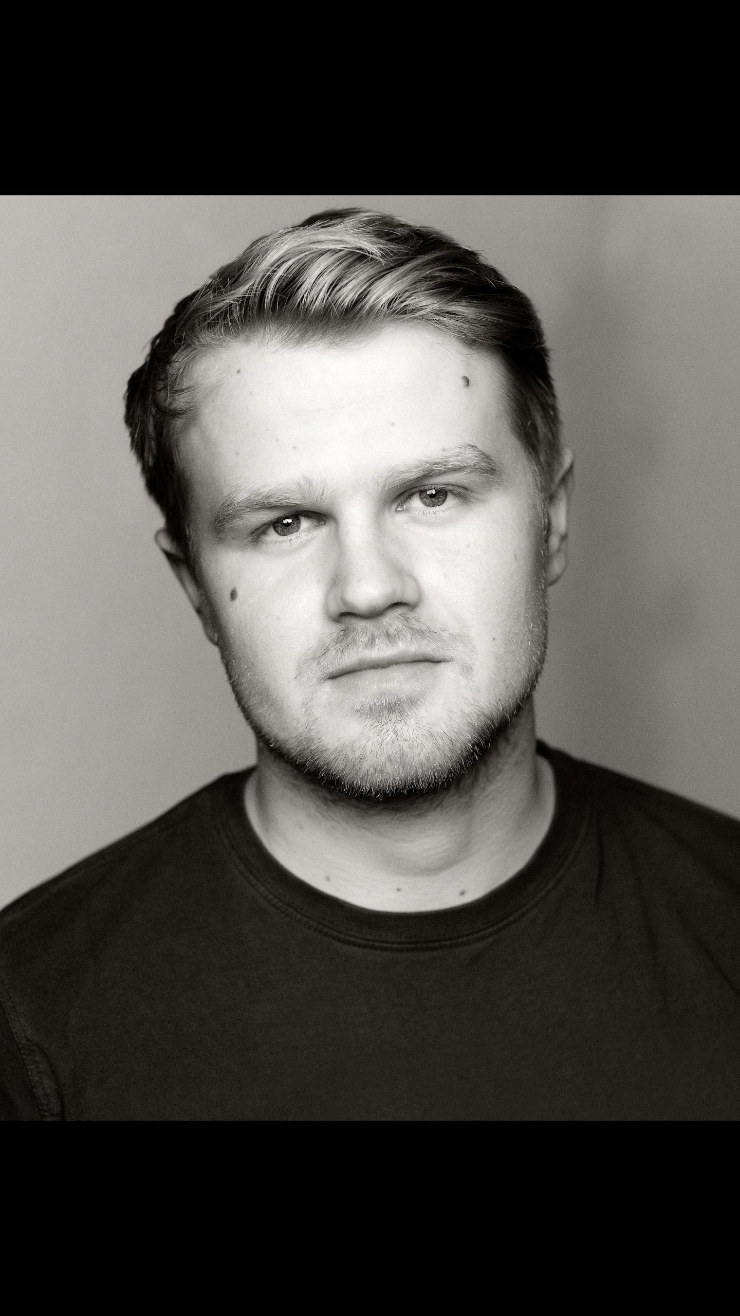 Эллиот Бэкстер