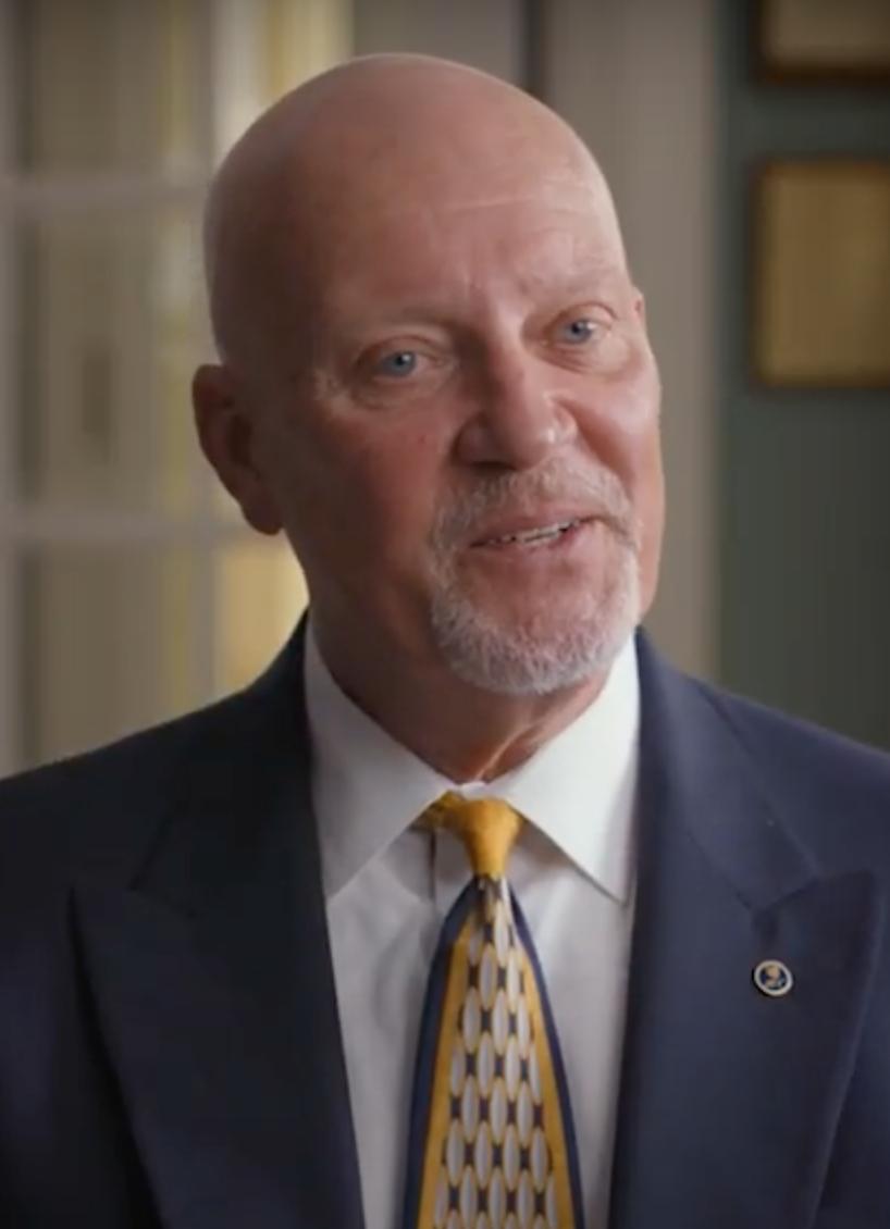 Майк МакКомэс