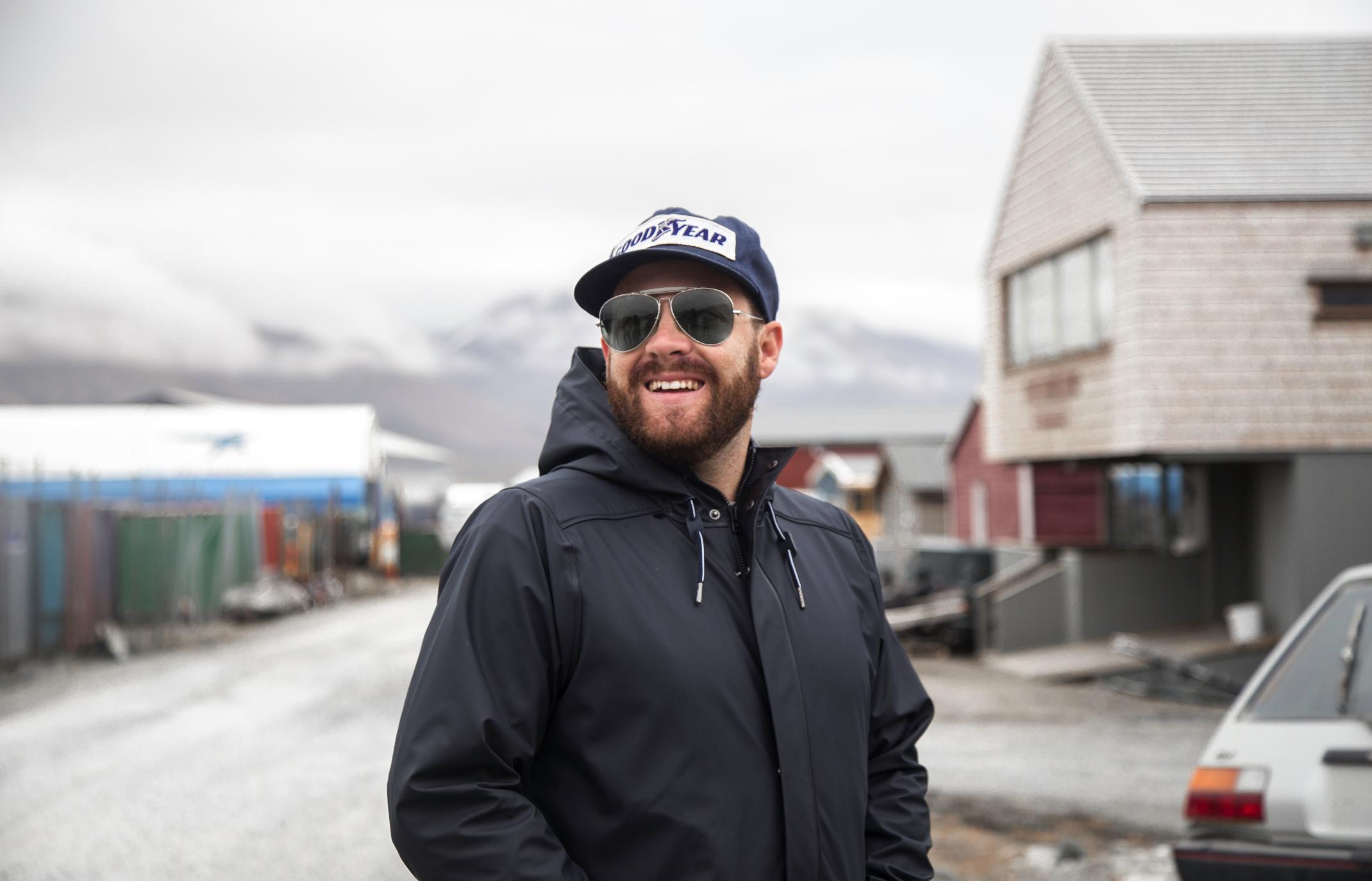 Эндрю Холмс