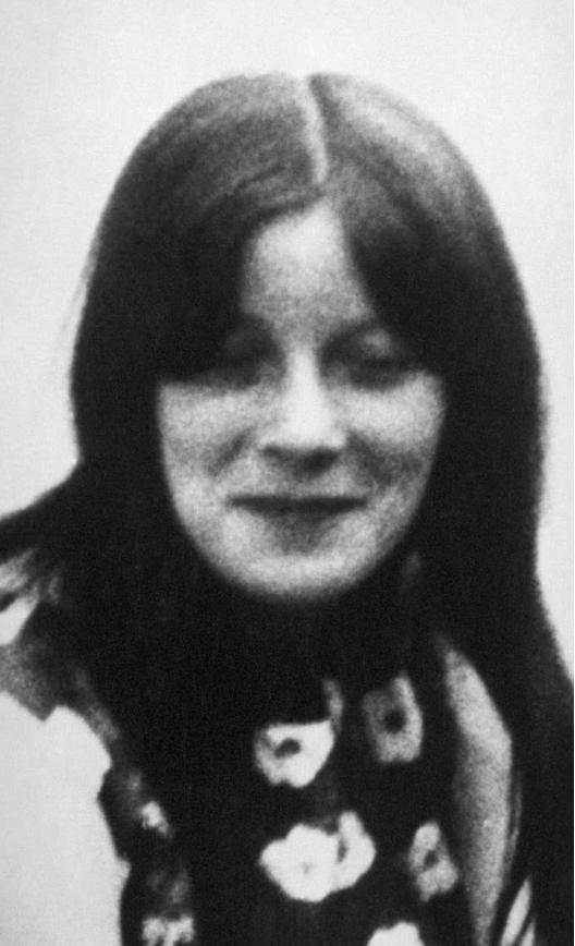 Энн МакФолл