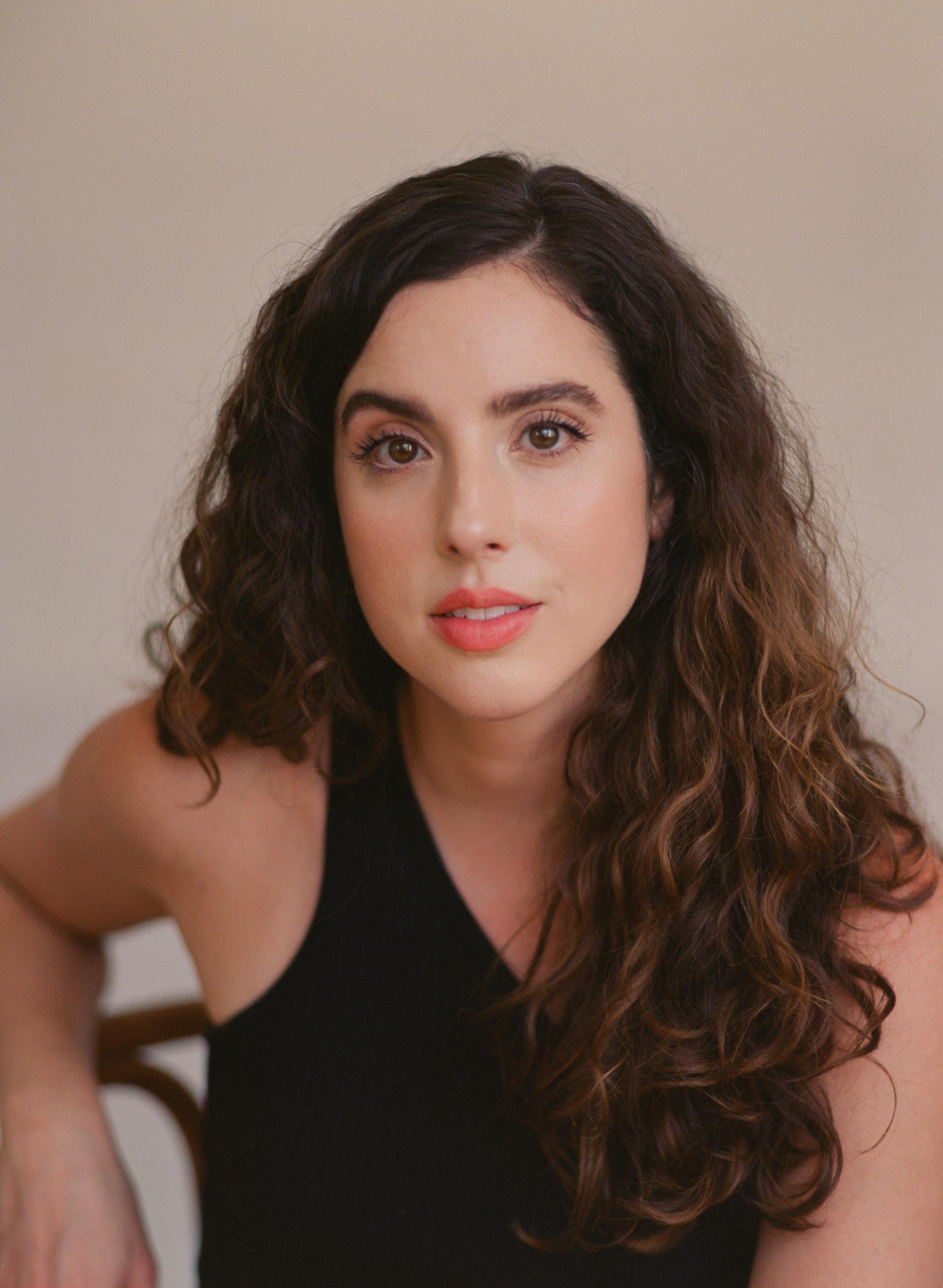 Натали Канисарес