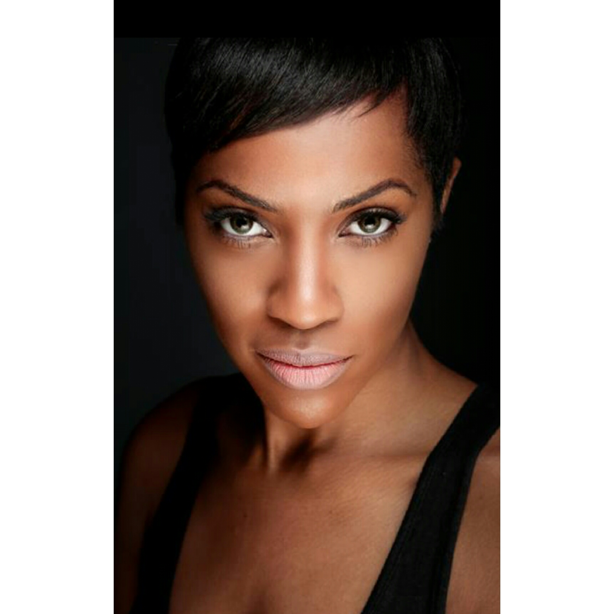 Кассандра Нина