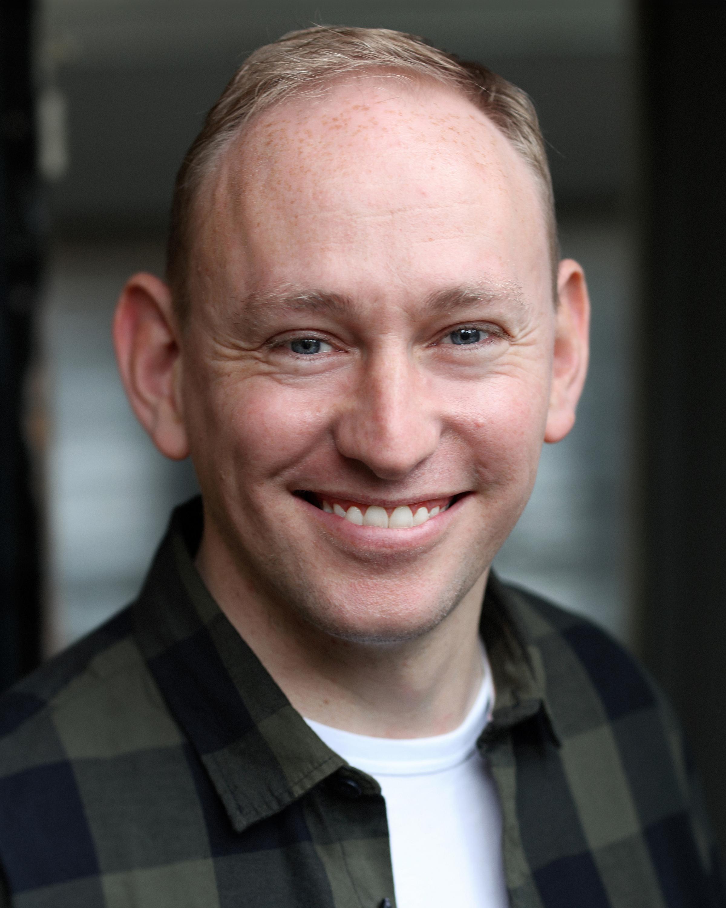 Алекс Фрост