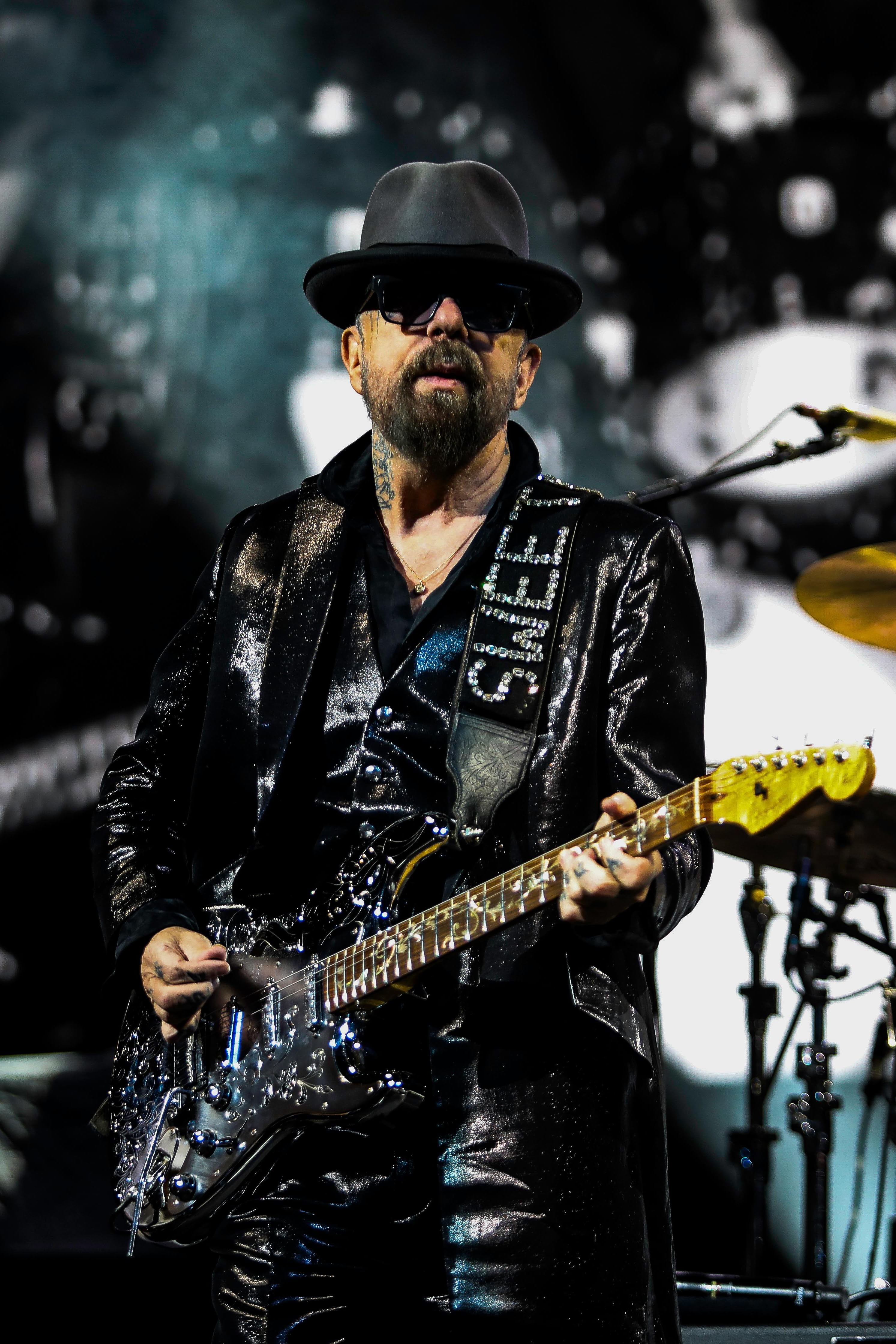 Дэйв Стюарт