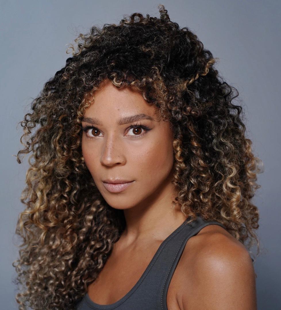 Холли Джеймс