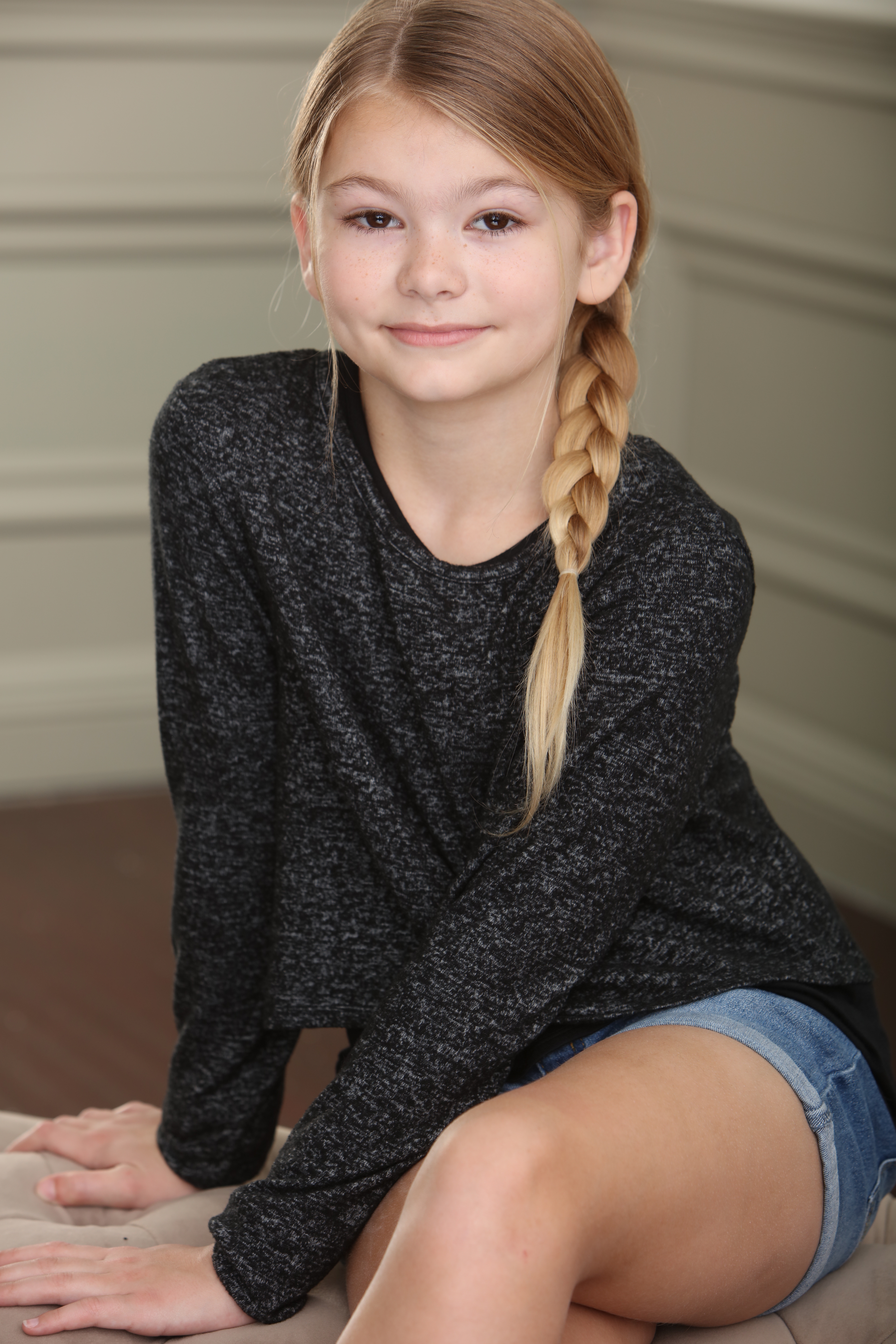 Девин Уивер