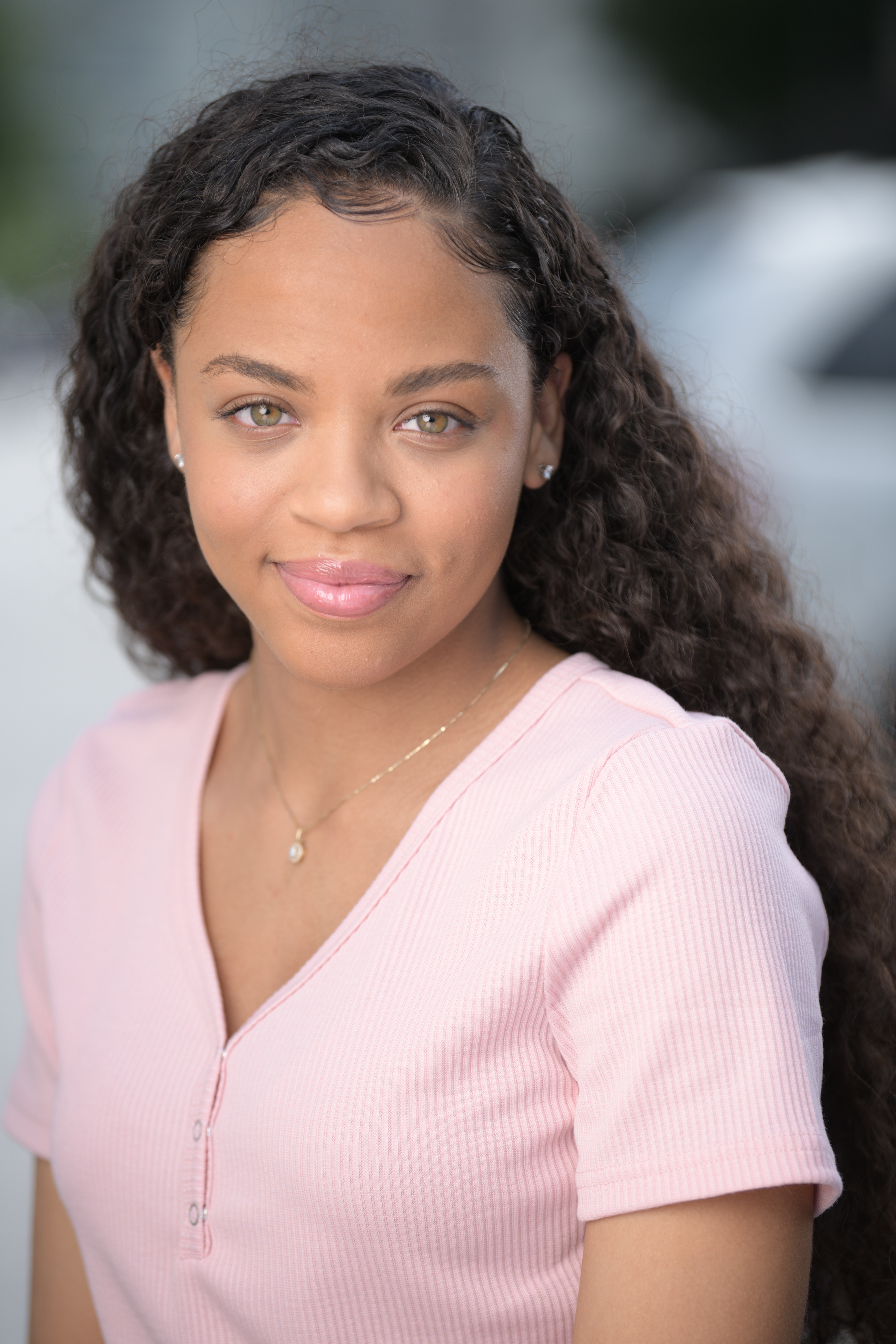 Ниа Саймонс