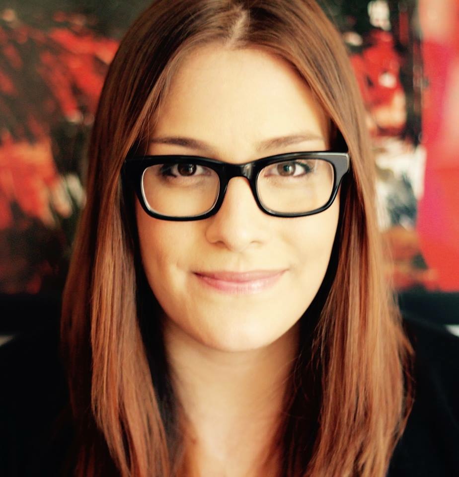 Леа Бенавидес