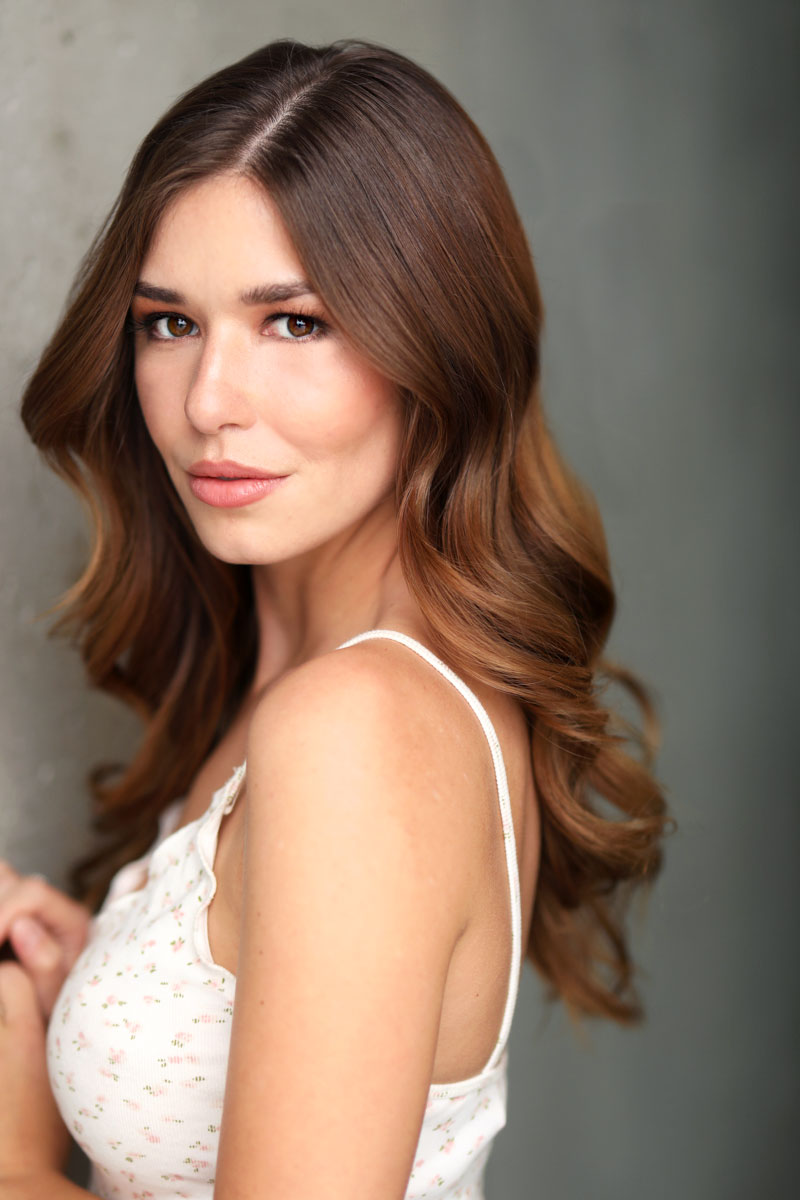 Кайра Уэстон