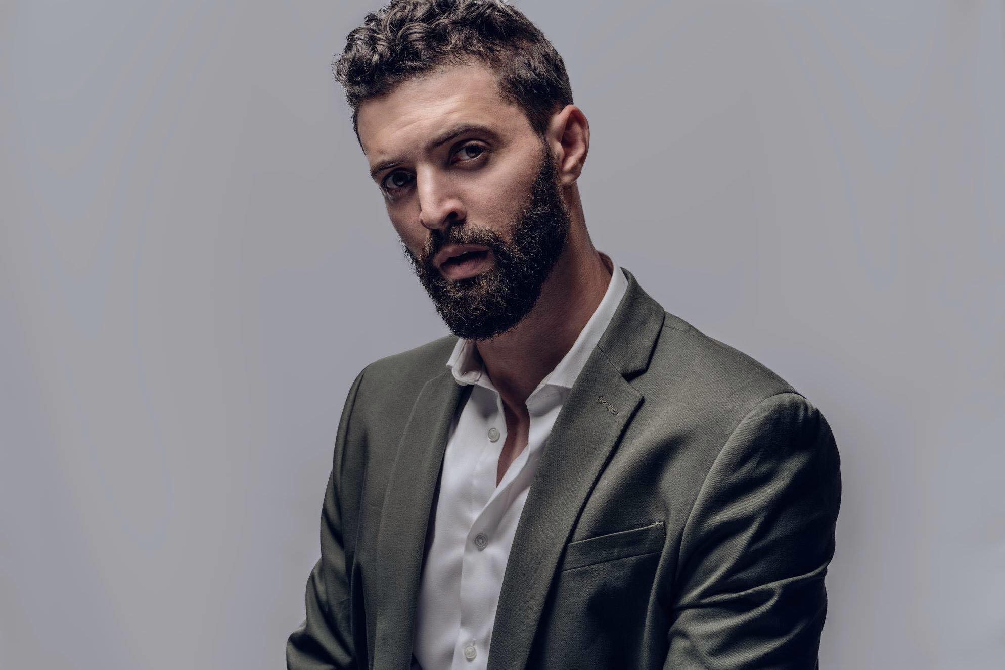 Джулиан Кэветт