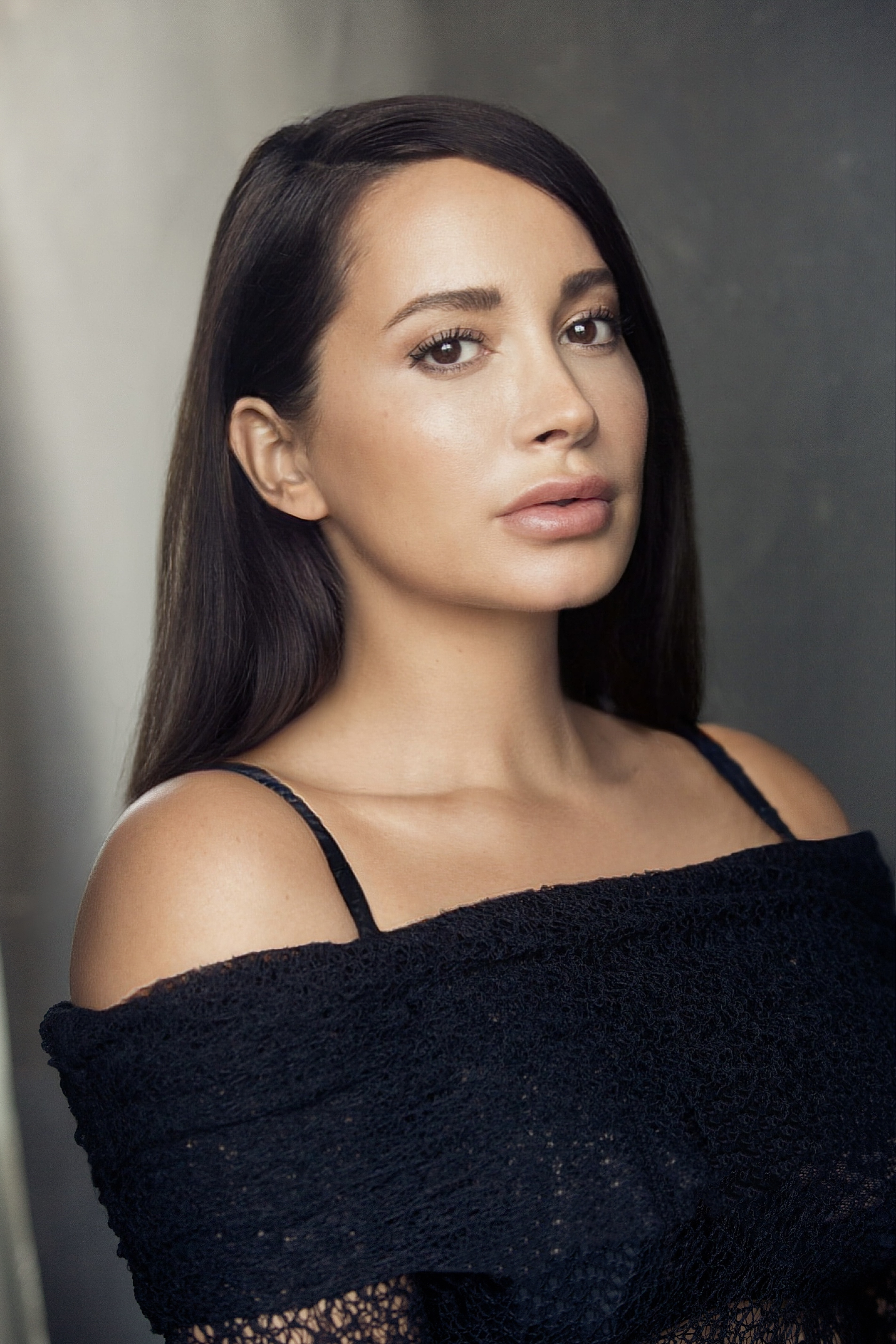 Шарли Реа Эскваер