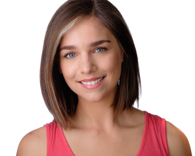 Эмили Перри