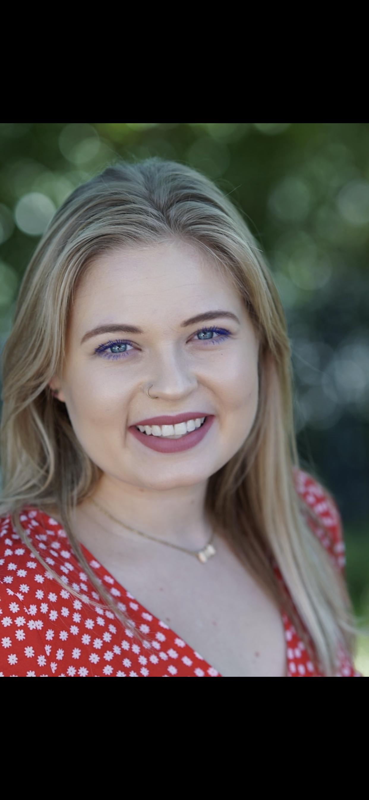 Алисса Холл