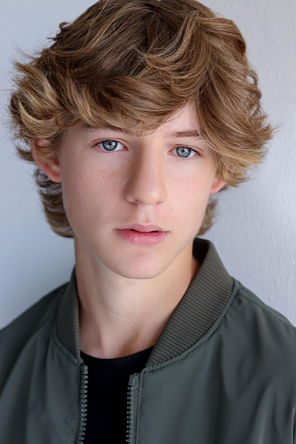 Гриффин Уоллес Хенкель