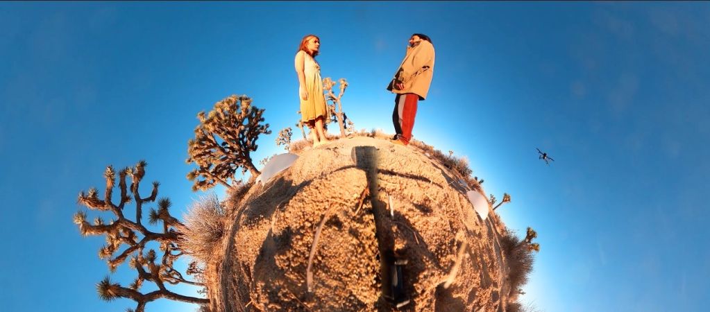 Рецензия на фильм «Код» — скринлайф-ромком, который все пропустили (а зря!)