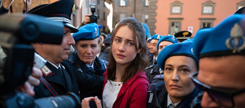 Смерть в Перудже: рецензия на сериал «Запутанная история Аманды Нокс» 