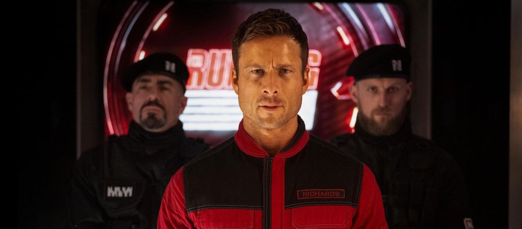 Рецензия на фильм «Бегущий человек»: круто ты попал на ТВ, ты звезда, давай народ удиви!