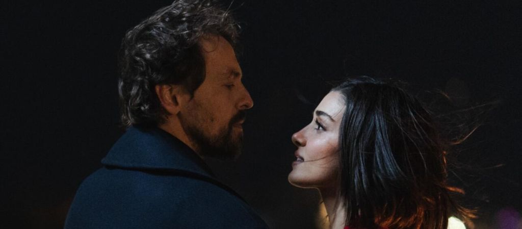 Рецензия на фильм «Два мира, одно желание» — новую мелодраму со звездой «Постучись в мою дверь» Ханде Эрчел