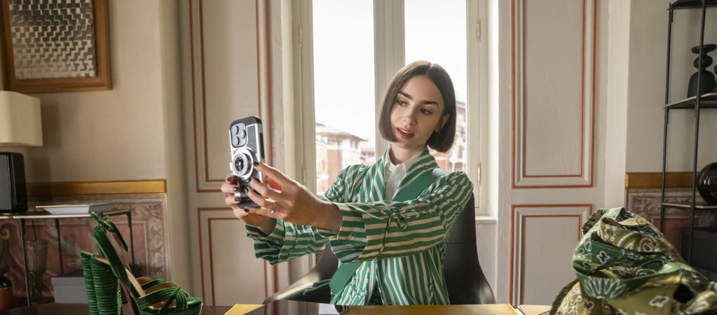 Римские каникулы: каким вышел пятый сезон сериала «Эмили в Париже»? 