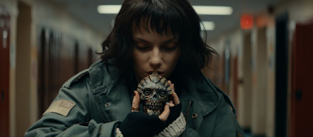 Рецензия на фильм «Свист»: пять подростков и ацтекский артефакт