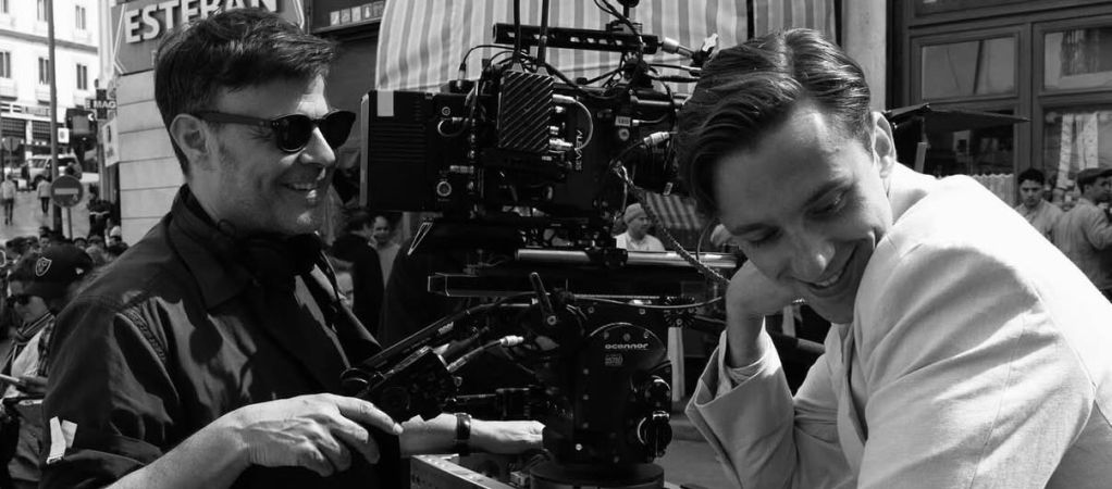 Режиссер Франсуа Озон о фильме «Посторонний», романе Камю, колониальном прошлом и группе The Cure