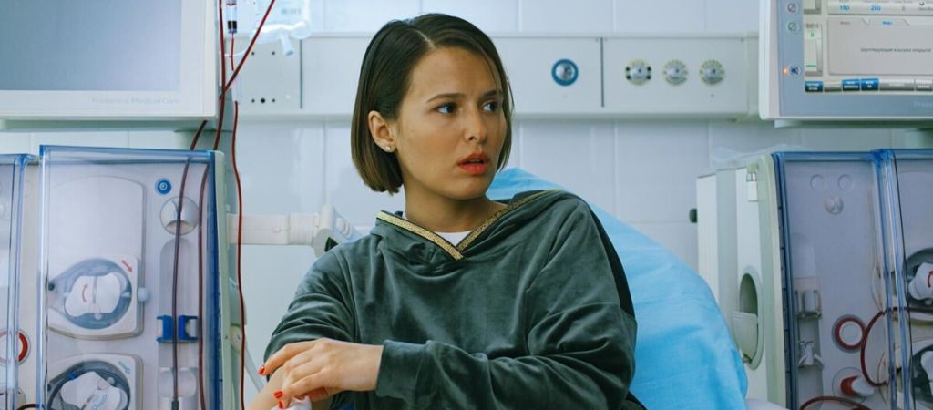  Семья, коррупция и умирающая девушка: рецензия на сериал «Почка» 