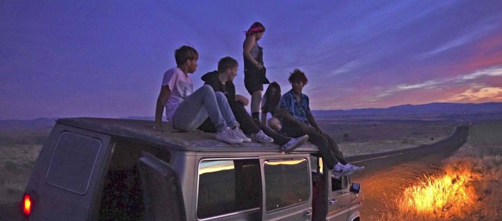 Рецензия на фильм «Вечеринка на краю света» — летнее роуд-муви о прощании с детством