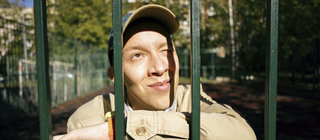 Рецензия на пилот сериала «Она такая классная»: трое в пикапе и парень с аутизмом