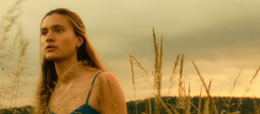 Май декабрь: рецензия на фильм «Однажды мы расскажем друг другу все»