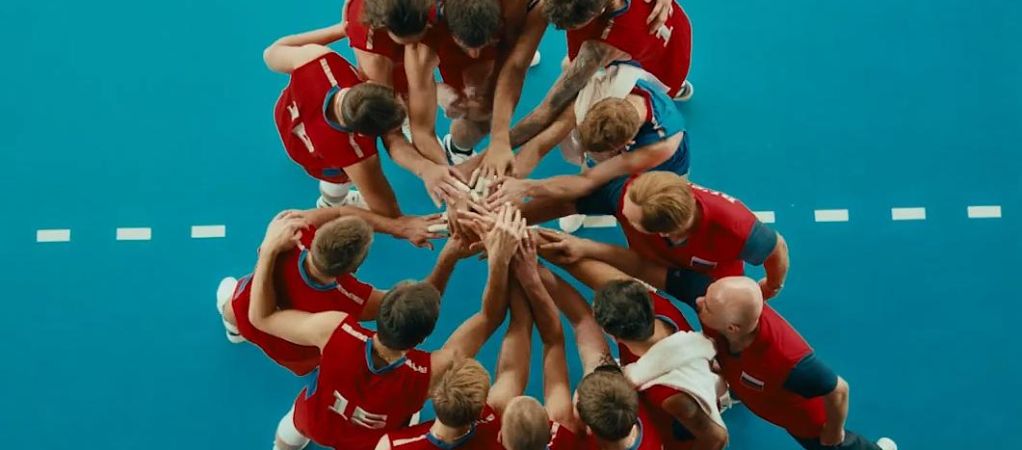 Снятся ли полицейским волейбольные мячи — рецензия на «Финал»