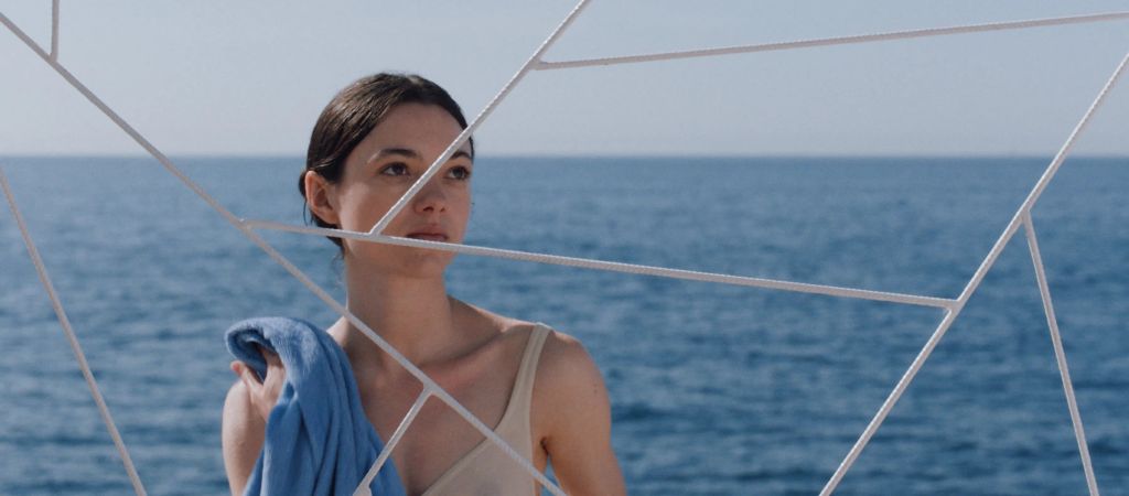 Рецензия на фильм «Здравствуй, грусть»: прощание с юностью на Лазурном берегу