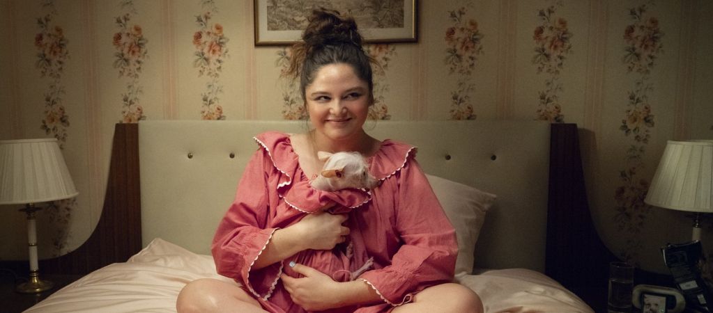 Рецензия на сериал «Это слишком» — ревизию ромкома от создательницы «Девочек» Лины Данэм