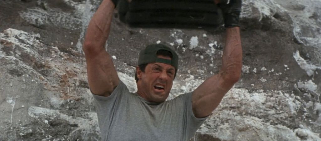 «Теперь у меня есть автомат»: 6 фильмов, сюжет которых вдохновлен «Крепким орешком»