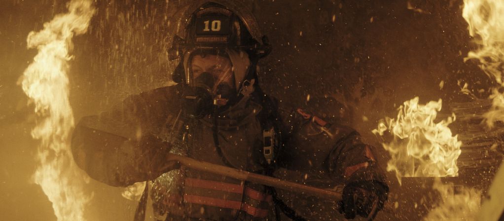 Гори, гори ясно: рецензия на сериал «Дым», основанный на популярном подкасте о реальном поджигателе