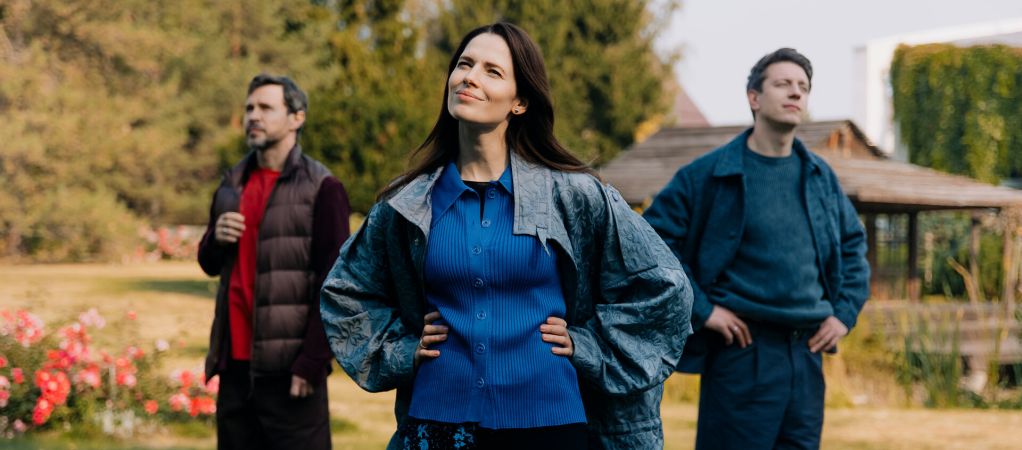 Выборг-2025: рецензия на фильм «Кто-то должен умереть» — иронический триллер о супружеской измене