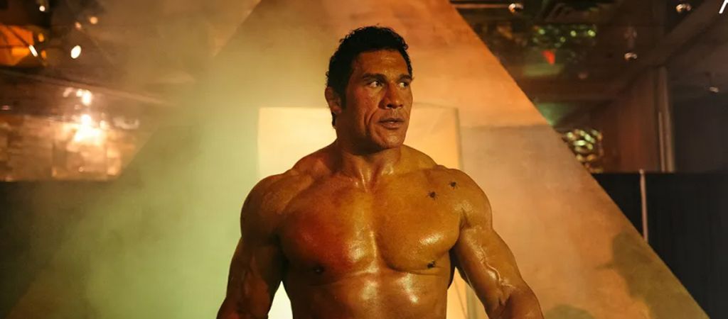 Венеция'2025. Рецензия на фильм «Крушащая машина»: Дуэйн «Скала» Джонсон выбивает «Оскар» кулаками