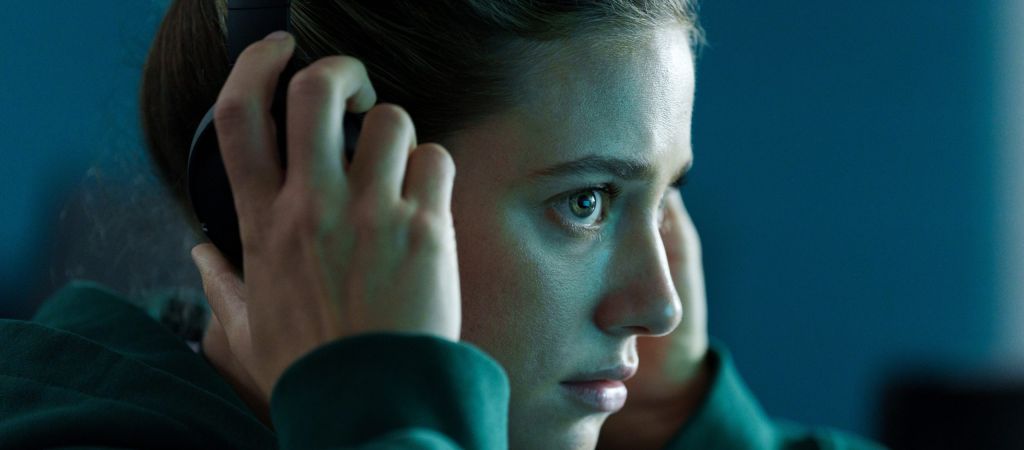 Рецензия на фильм «Американский цех» — драму со звездой «Ривердейла» о поиске красных комнат 