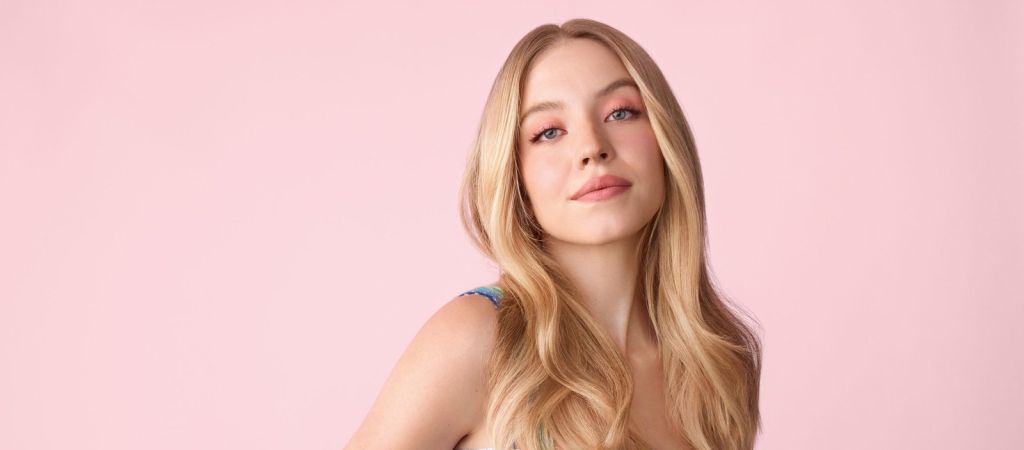 Блондинка в джинсах: за что все невзлюбили Сидни Суини?