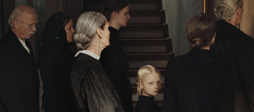 Рецензия на фильм «Звук падения»: жизнь маленьких женщин в большом XX веке 