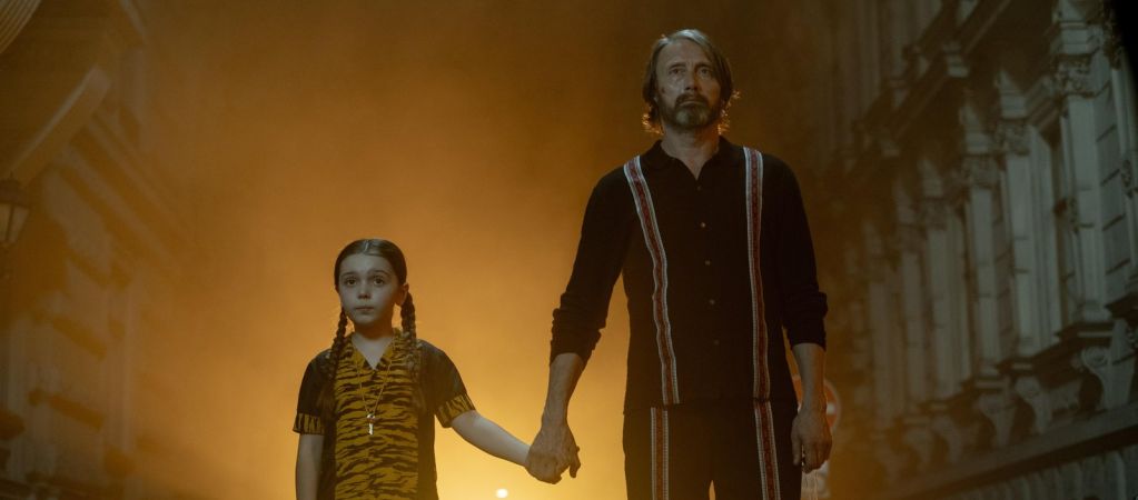 Рецензия на хоррор «Поймать монстра»: Мадс Миккельсен ловит чудищ под кроватью