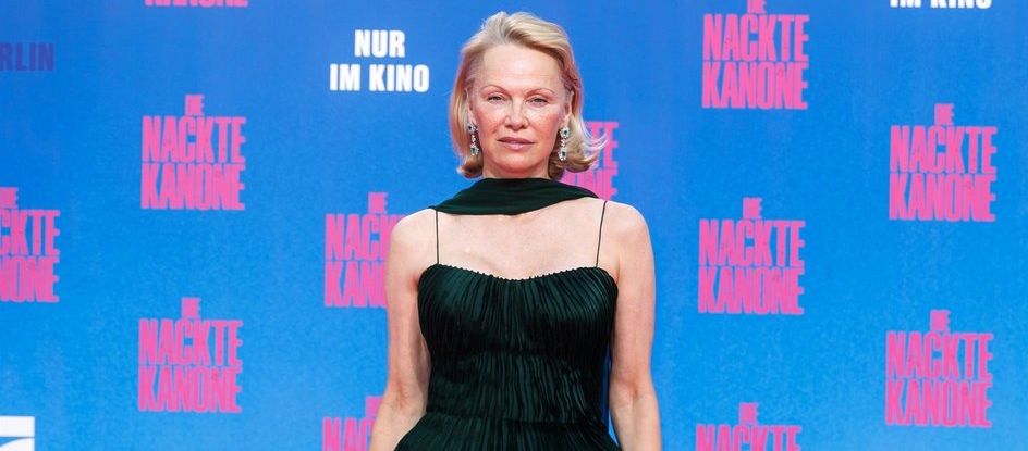 Памела Андерсон рассказала о своём романе с Лиамом Нисоном Памела Андерсон рассказала о своём романе с Лиамом Нисоном