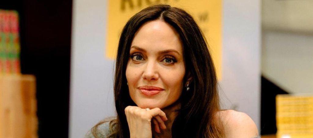 Анджелина Джоли планирует уехать из США