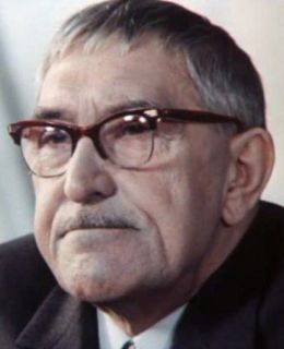 Юрий Лавров