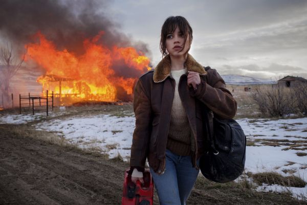 Что смотреть дома в июне? 8 онлайн-премьер месяца