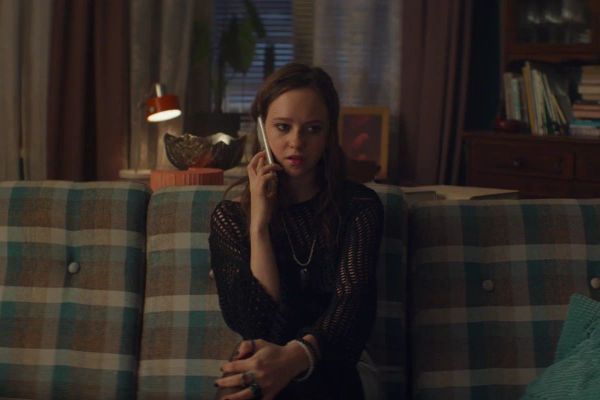 Рецензия на сериал «Что-то положительное»: прогуливаем школу и учимся манипулировать взрослыми