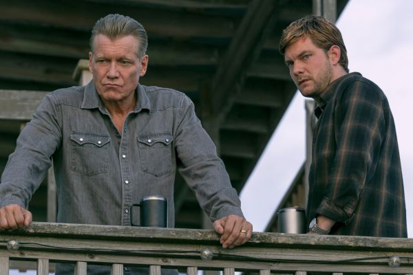 Где родился, там и пригодился: рецензия на сериал «Хейвенпорт» от создателя «Бухты Доусона» и «Дневников вампира»