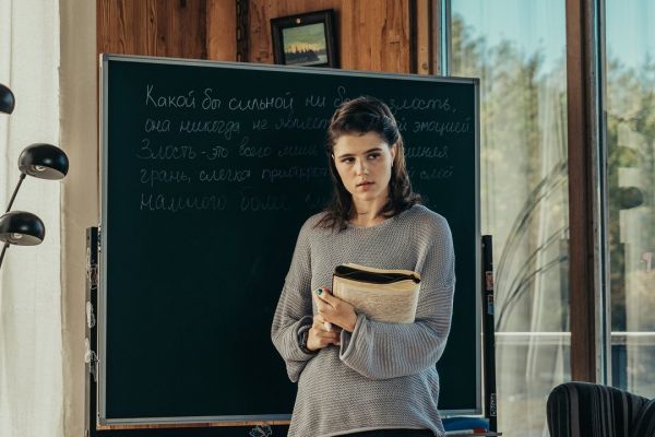 «Няня Оксана», «Волшебный участок», «Бар "Один звонок"»: 10 ожидаемых российских сериалов осени и зимы 