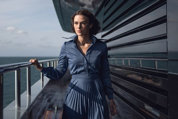 Рецензия на фильм «Девушка из каюты № 10» — триллер, дрейфующий в водах Норвегии