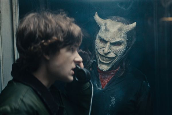 Рецензия на фильм «Черный телефон 2» — старорежимный хоррор для тех, кто устал от Neon и A24